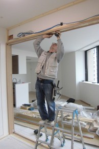 建具を3枚連動引戸に変更し、開放的＆フレキシブルな空間に